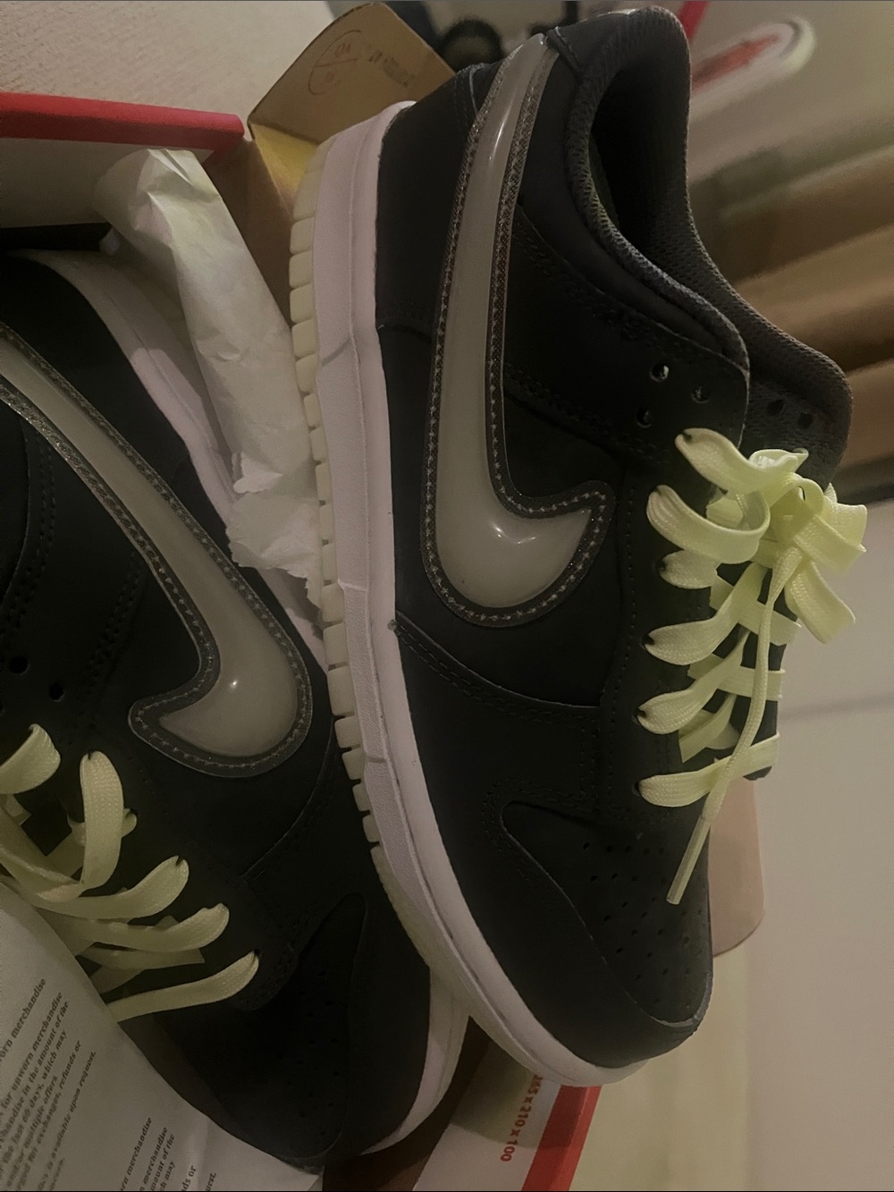Nike Kids Low-Top Sneakers in Black with Pale Yellow Laces